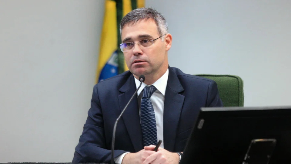 Lula, Moraes e Alcolumbre teriam discutido em jantar como enfraquecer Mendonça no STF