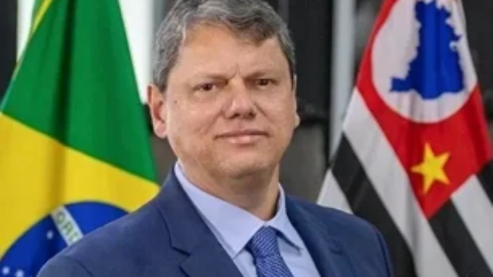 Tarcísio chama de “desrespeito” críticas à polícia de SP no caso Dark Horse