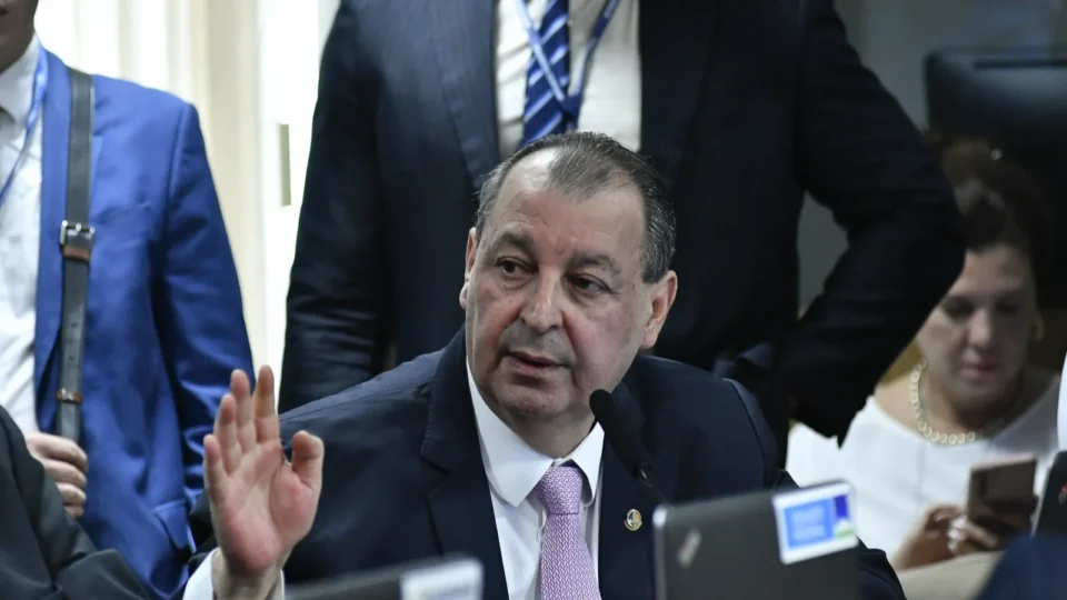 Fim da escala 6×1: Senado discute jornada de 40 horas e pode votar PEC na próxima semana
