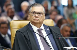 Flávio Dino dá 5 dias para Polícia Civil entregar à PF dados de operação que mira ONG ligada a filme sobre Bolsonaro