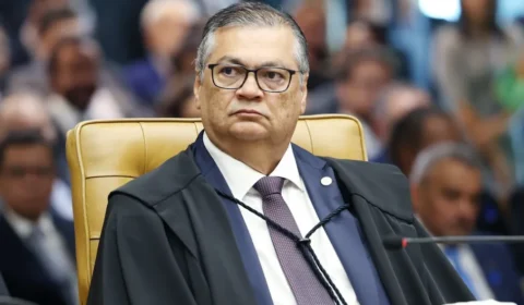 Flávio Dino dá 5 dias para Polícia Civil entregar à PF dados de operação que mira ONG ligada a filme sobre Bolsonaro