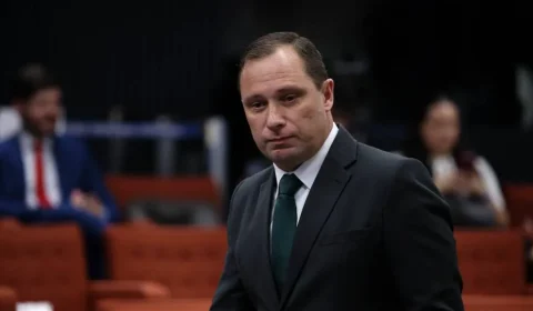 Defesa de Mauro Cid usa decisão do STF para pedir liberdade hoje