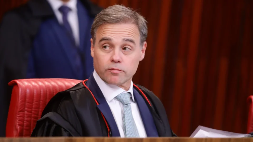Governo tenta conter crise entre PF e gabinete de André Mendonça