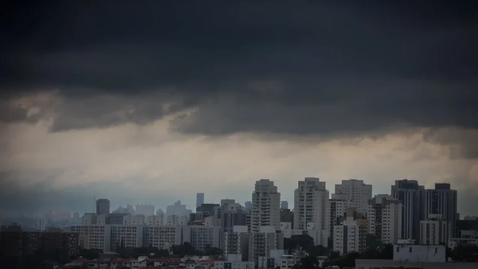 Dia dos pais será de chuva em SP; veja previsão