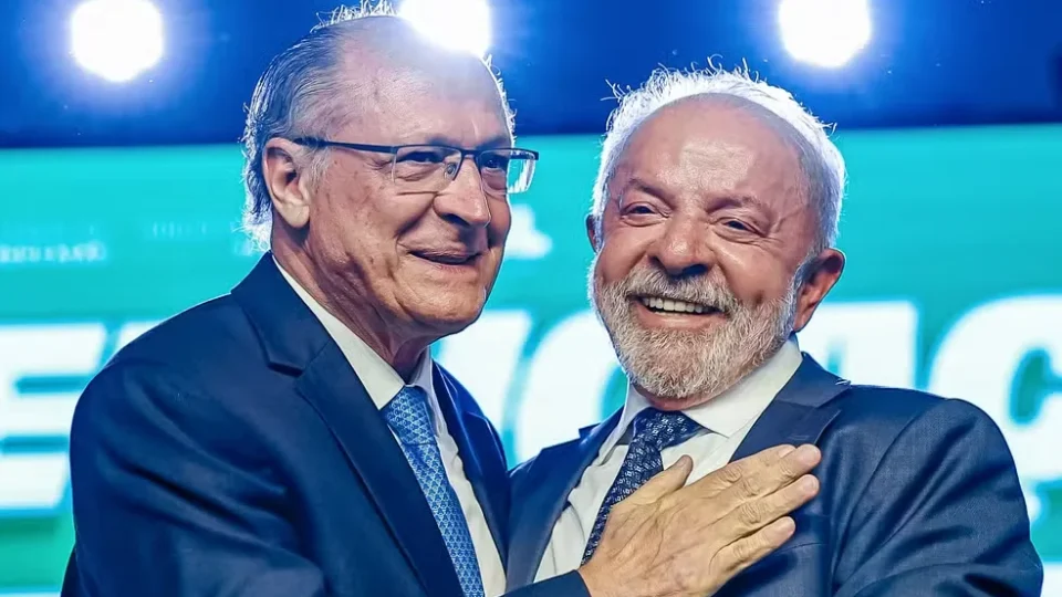 Lula fecha palanques em 25 estados e se prepara para reta final