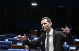 Republicanos reavalia veto e volta a discutir candidatura de Cleitinho ao governo de Minas Gerais