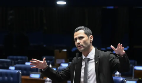 Republicanos reavalia veto e volta a discutir candidatura de Cleitinho ao governo de Minas Gerais