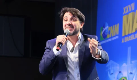 Renan Santos critica fim da escala 6×1 e promete barrar proposta
