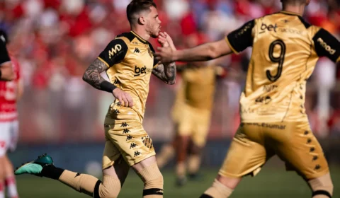 Vila Nova perde em casa para Sport na Série B com gol de Barletta