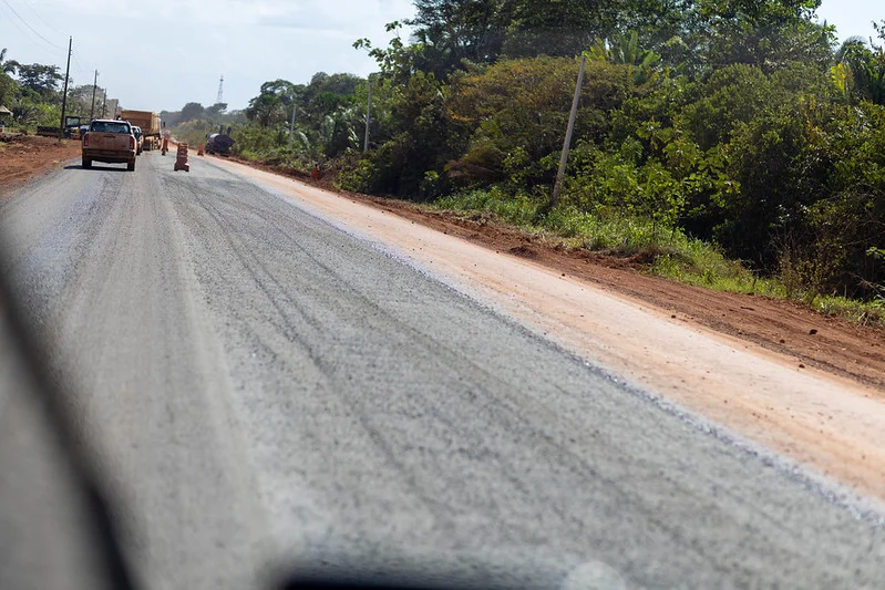 Foto mostra obras da BR-319, que liga Manaus a Rondônia. Foto: CNA