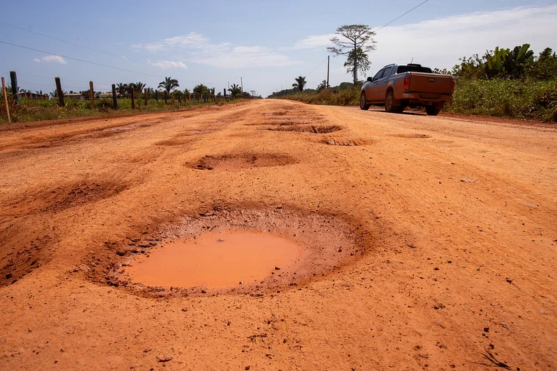 Durante a expedição, produtores da região relataram dificuldades tanto com a estrada quanto com a infraestrutura portuária. Foto: CNA