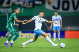 Grêmio empata com Chapecoense e mantém jejum de vitórias fora