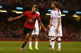 Milan x Manchester United: gigantes se enfrentam em último teste