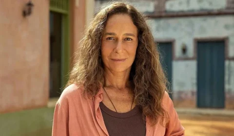 Andréa Beltrão passa por cirurgia de emergência no pé e cancela compromissos profissionais