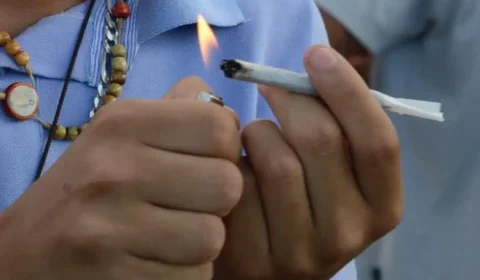 Usou drogas em local público? Nova lei prevê multa de R$ 1,5 mil em BH