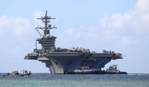 Porta-aviões dos EUA enfrenta longa missão na guerra contra o Irã