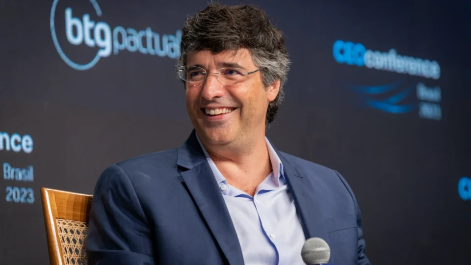 André Esteves se reúne com Donald Trump nos EUA antes de jantar com Lula