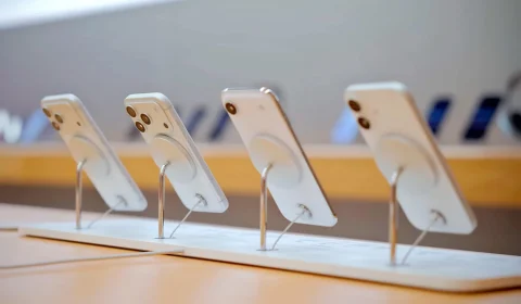 Apple lança iPhone 18 Pro Max em set e adia iPhone 18 tradicional