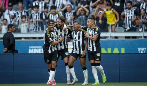 Atlético-MG goleia Grêmio por 3 a 0 e sobe na tabela do Brasileirão