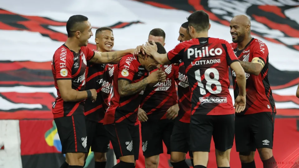 Athletico-PR x Vitória: onde assistir, horário e tudo sobre o duelo das oitavas