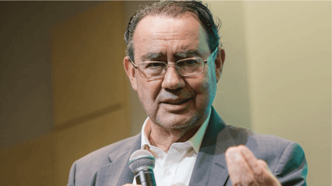 Augusto Cury prepara cartas para Lula e Flávio Bolsonaro em busca de espaço na eleição