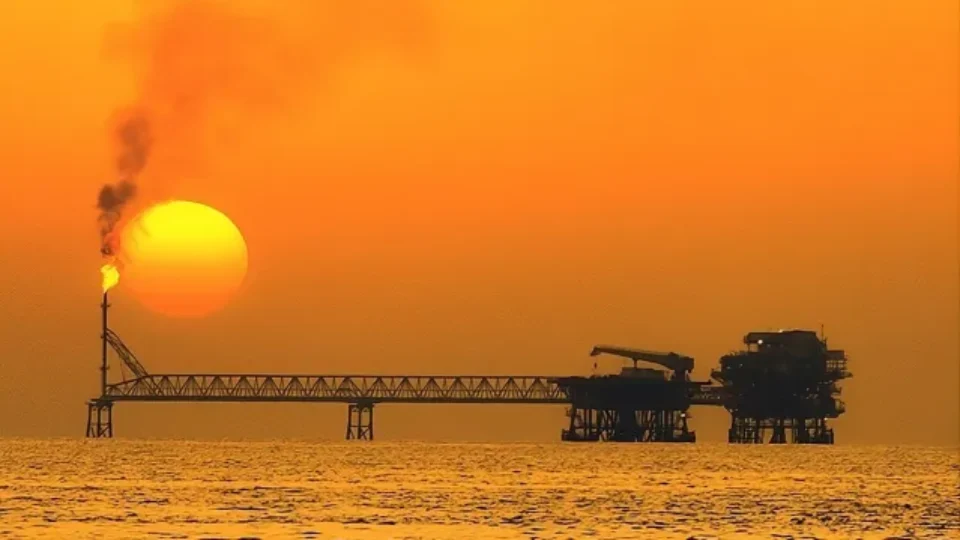 Irã ameaça países vizinhos que apoiarem Trump e faz alerta sobre petróleo