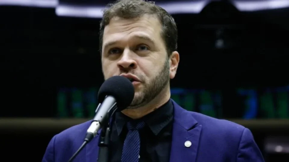 PL fecha chapa para o governo de MG, mas Cleitinho ainda pode mudar tudo