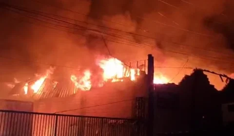 Incêndio de grandes proporções destrói parte de fábrica de eletrodomésticos em BH