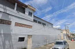 Fuga em massa: oito presos escapam de presídio em MG durante banho de sol