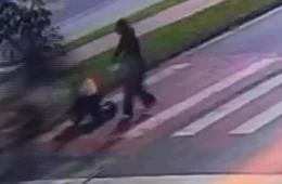 Motociclista atropela bebê que atravessava faixa de pedestres com a mãe em Sorocaba