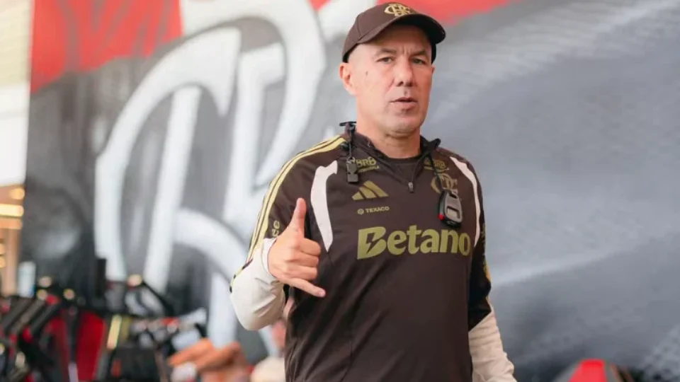 Leonardo Jardim tenta recupear confiança do Flamengo antes de duelo com o Cruzeiro