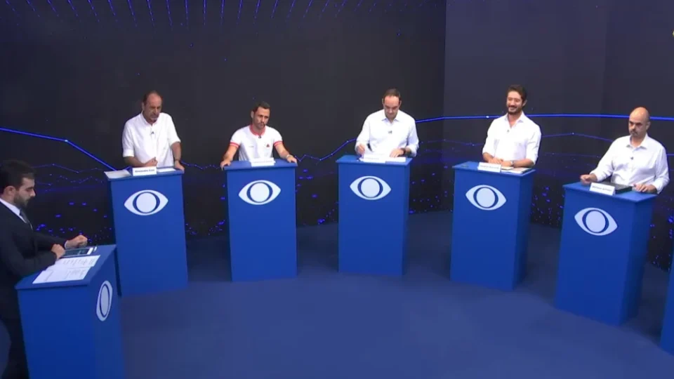 Dívida de Minas dá o tom e candidatos partem para o confronto no debate da Band