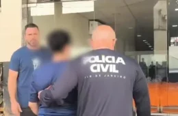 Mãe é presa após polícia encontrar adolescente em situação preocupante no RJ