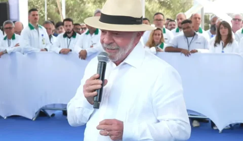 Lula garante verba para submarino nuclear em Sorocaba e critica “desorganização” do próprio do governo