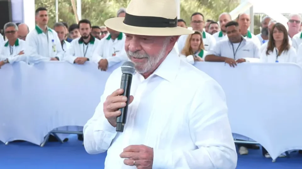 Lula garante verba para submarino nuclear em Sorocaba e critica “desorganização” do próprio do governo