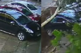 Calçada cede de repente e ‘engole’ três carros em Porto Alegre; veja o que aconteceu