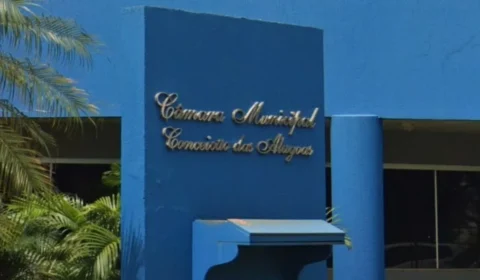 Justiça manda presidente de Câmara manter distância de servidora em MG
