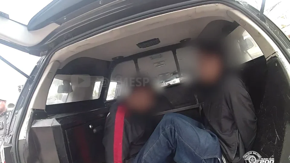 Trio é preso após roubo a casa de luxo em SP; detalhe encontrado no carro chamou atenção da polícia