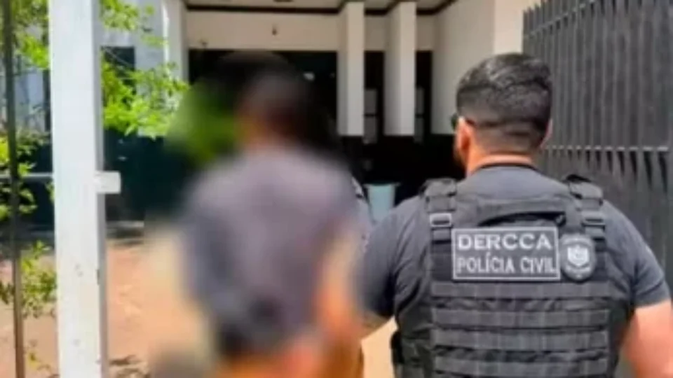 Homem é preso no Amapá suspeito de agredir e filmar enteada durante o banho