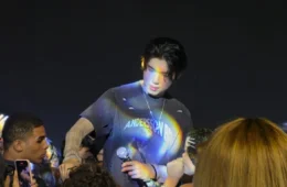 Gaho surpreende fãs ao deixar o palco e cantar no meio da plateia em Belém