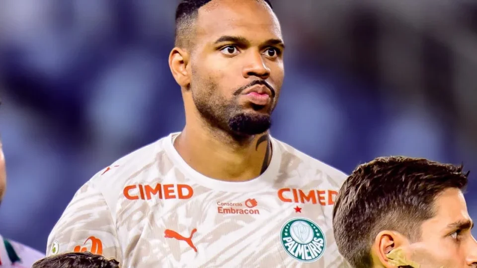 MEXEU NO VESPEIRO: Carlos Miguel provoca Corinthians e enfurece torcedores