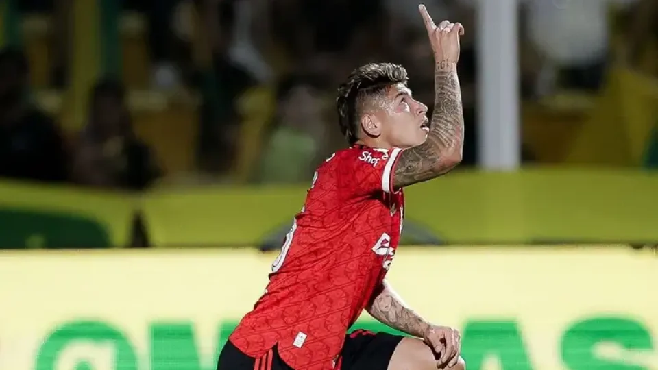 Flamengo atropela o Mirassol, encosta no Palmeiras e coloca fogo na briga pelo título do Brasileirão