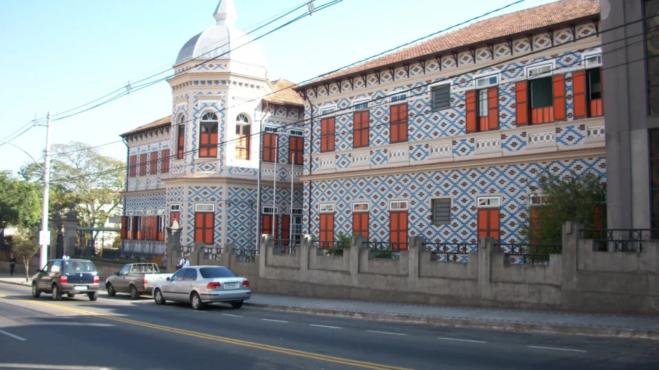 MG: professora recebe R$ 15 mil por vexame de indenização após demissão vexatória