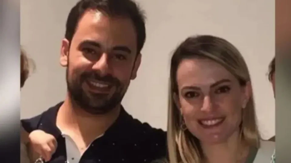 Empresário corintiano vai a júri acusado de matar esposa palmeirense com oito facadas