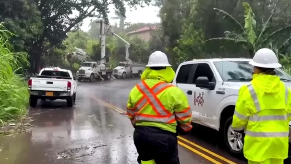 Furacão leva chuva e neve ao Havaí em fenômeno raro