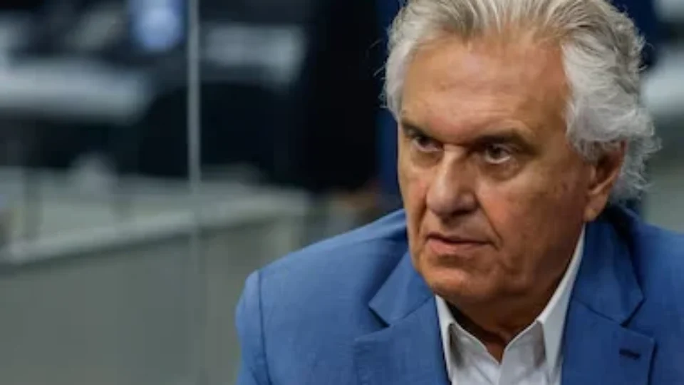 Caiado ataca vice de Flávio Bolsonaro e dispara: “Hipocrisia tem limite”