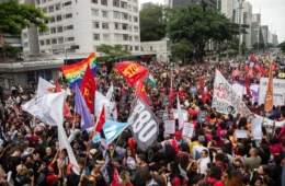 Ato pelo fim da escala 6×1 termina em confusão entre direita e esquerda e caso vai parar na delegacia