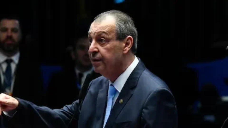 Federação liderada pelo PT oficializa apoio a Omar Aziz e reforça palanque de Lula no Amazonas