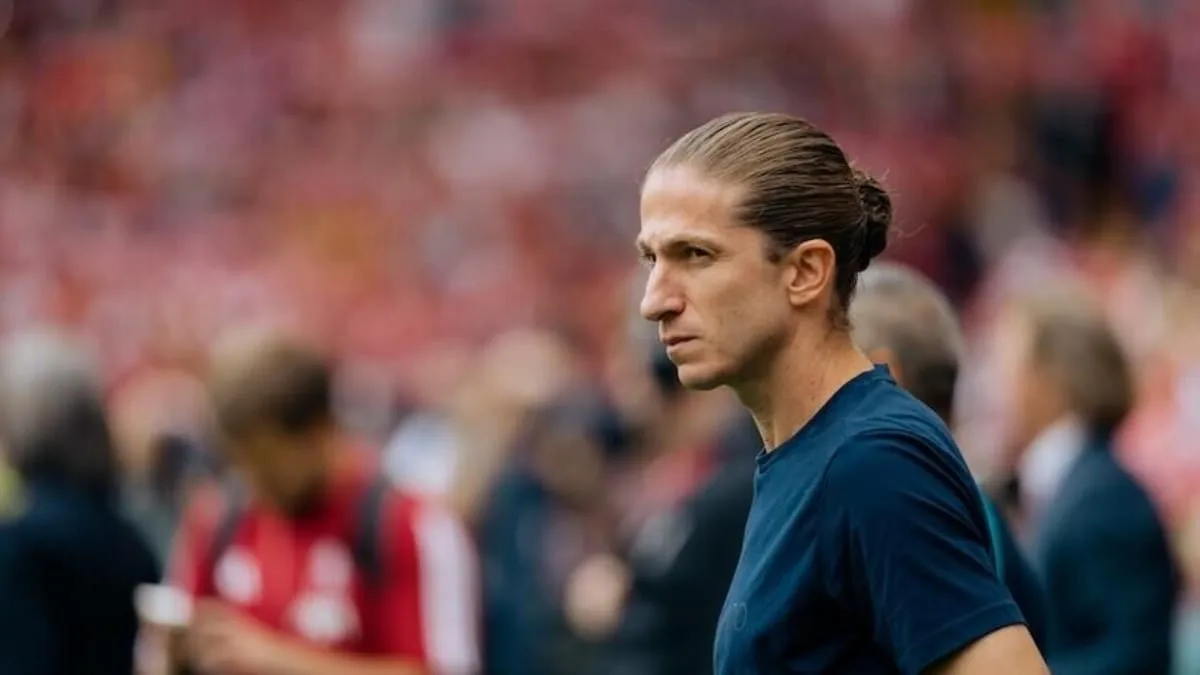 Filipe Luís comanda o clube francês na UEFA Conference League (Foto: AS Monaco, Divulgação)