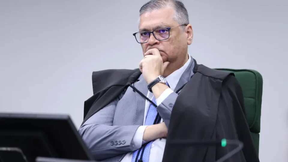 Flávio Dino é citado 16 vezes em plano de governo no Maranhão